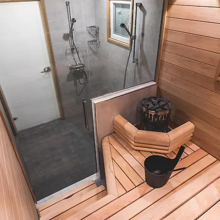 Luxury Levin Hoeperoe